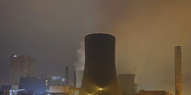 Según Greenpeace la energía nuclear es riesgosa y ralentiza la transición energética/Pixabay
